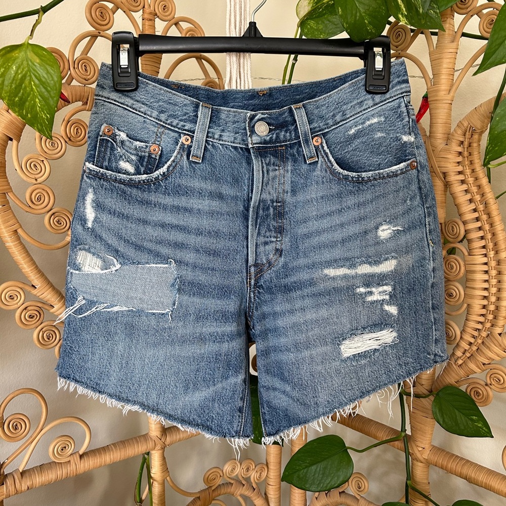 Levis 501 Original High Rise Medium Wash Distressed Denim Shorts Size 25